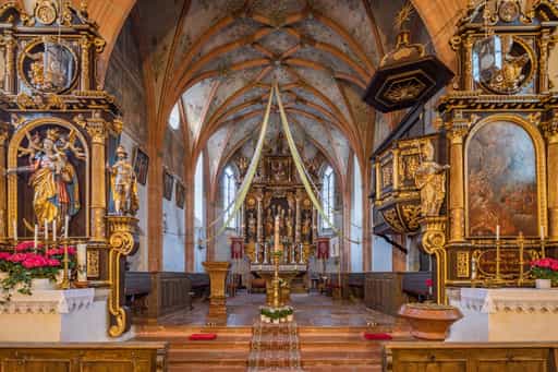 Altar in Pfarrkirche St. Alban, Taubenbach, Reut, Rottal-Inn