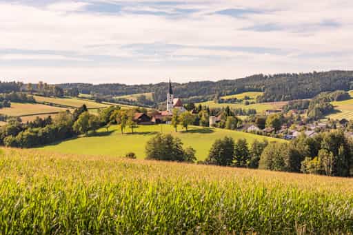 Aussicht Kaltenöd mit Pfarrkirche Stubenberg, Rottal-Inn