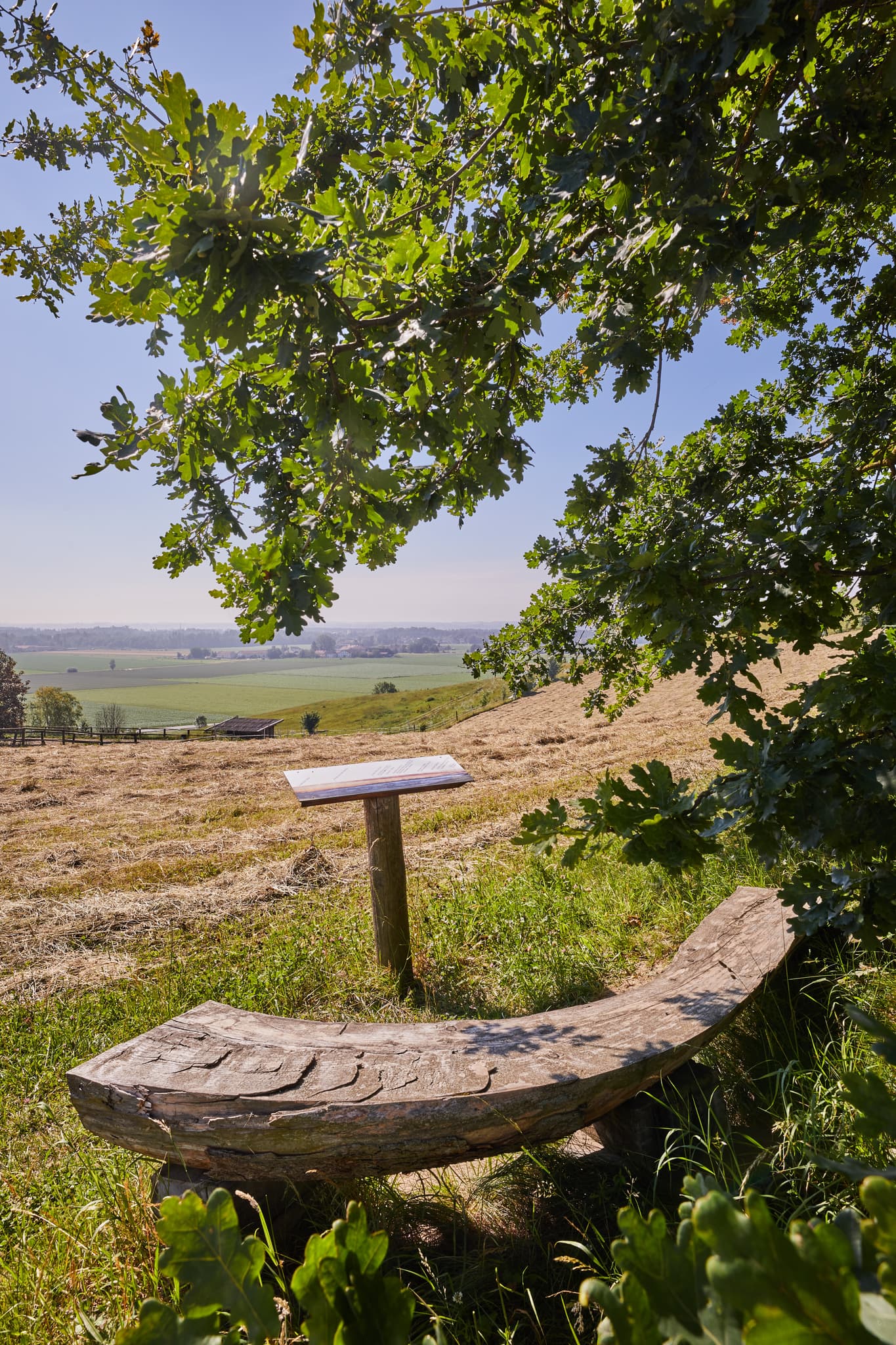 Aussicht Richtung Waldkraiburg, Glatzberg, Mühldorf am Inn - Blick vom Glatzberg, Heldenstein, Mühldorf am Inn (Oberbayern, Inn-Salzach), Deutschland. Aussicht auf die Landschaft Richtung Waldkraiburg.