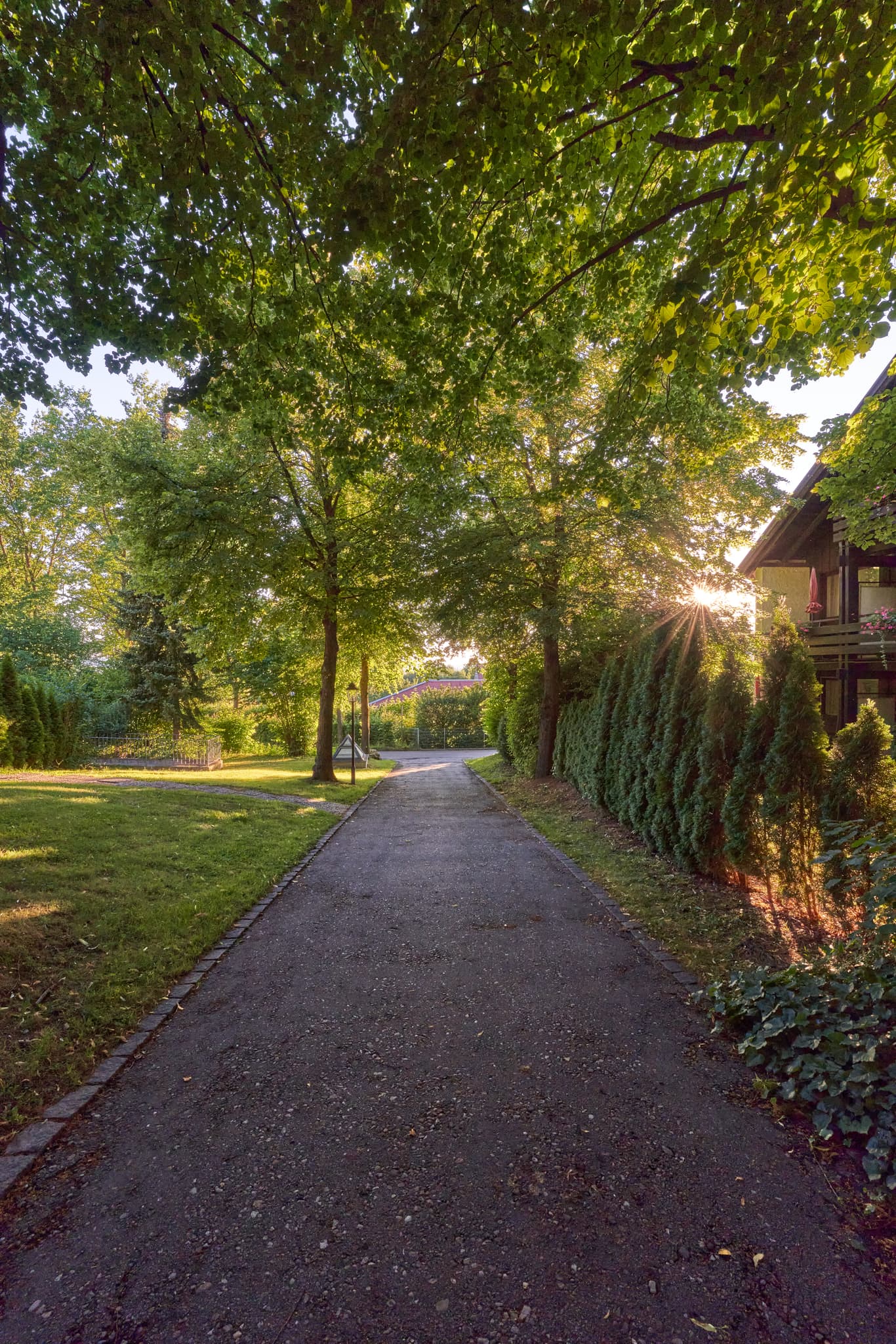 Bad Griesbach Kurpark Wege, Niederbayern, Bäderdreieck - Entdecken Sie die malerischen Therme Kurpark Wege in Bad Griesbach, Landkreis Passau, Niederbayern, Deutschland, ein Teil des berühmten Bäderdreiecks.