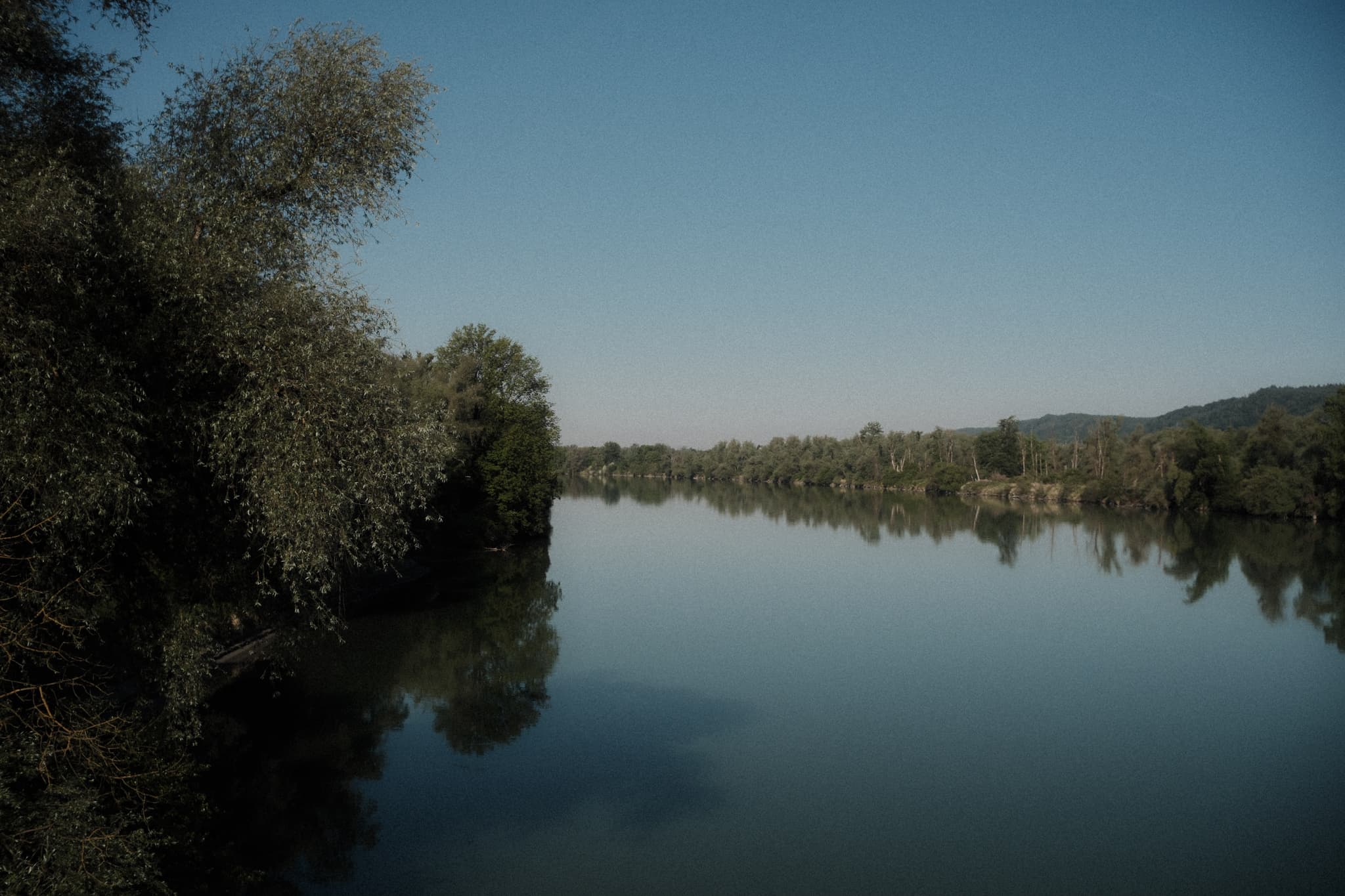Blick auf die Braunauer und Simbacher Auwälder am Inn - Einige Aufnahmen des wunderschönen Panoramas, welches man von der Innbrücke zwischen Braunau und Simbach auf die Altstadt von Braunau und die Auwälder hat
