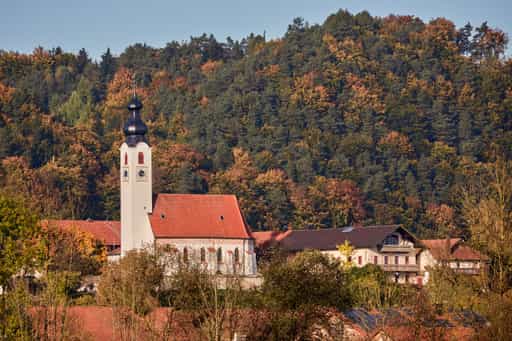 Blick nach Perach im Herbst, Landkreis Altötting, Oberbayern