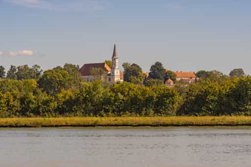 Blick über denin am "Lago" nach Ranshofen, Kirchdorf am Inn