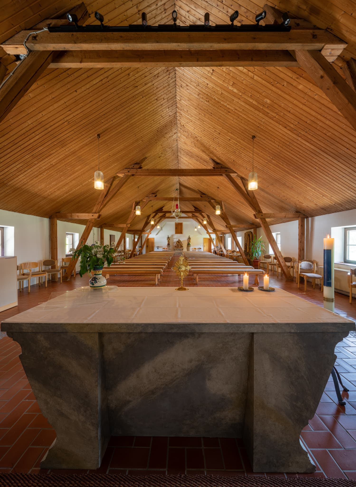 Bruder Konrad Geburtshaus, Parzham: Kirche in Bad Griesbach - Besuchen Sie das Bruder Konrad Geburtshaus in Parzham bei Bad Griesbach. Entdecken Sie die beschauliche Kirche inmitten der malerischen Landschaft.