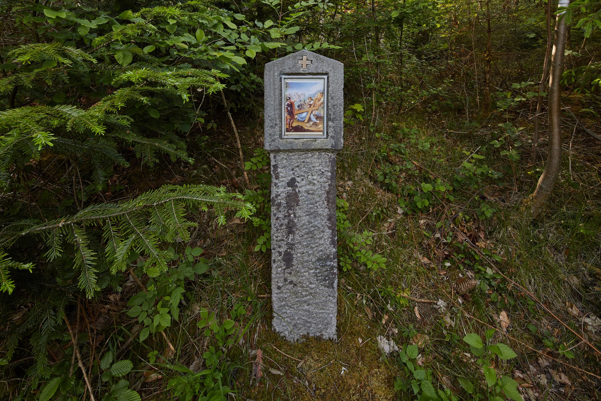 Enfurter Kreuzweg, Töging, Altötting, Oberbayern - Kreuzwegstation in Engfurt bei Töging am Inn, Altötting, Oberbayern, Deutschland. Ein Teil des Engfurter Kreuzwegs in der Region Inn-Salzach.