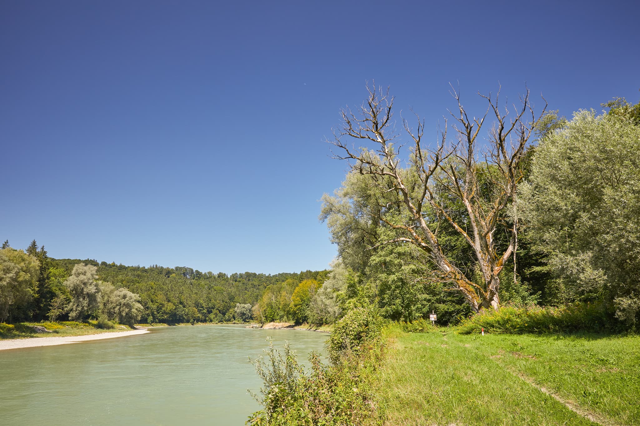 Ettenau an der Salzach, Braunau am Inn, Oberösterreich - Blick auf eine Kapelle in St. Radegund, Bezirk Braunau am Inn, Oberösterreich, Österreich. Umgeben von der Natur des Innviertels.
