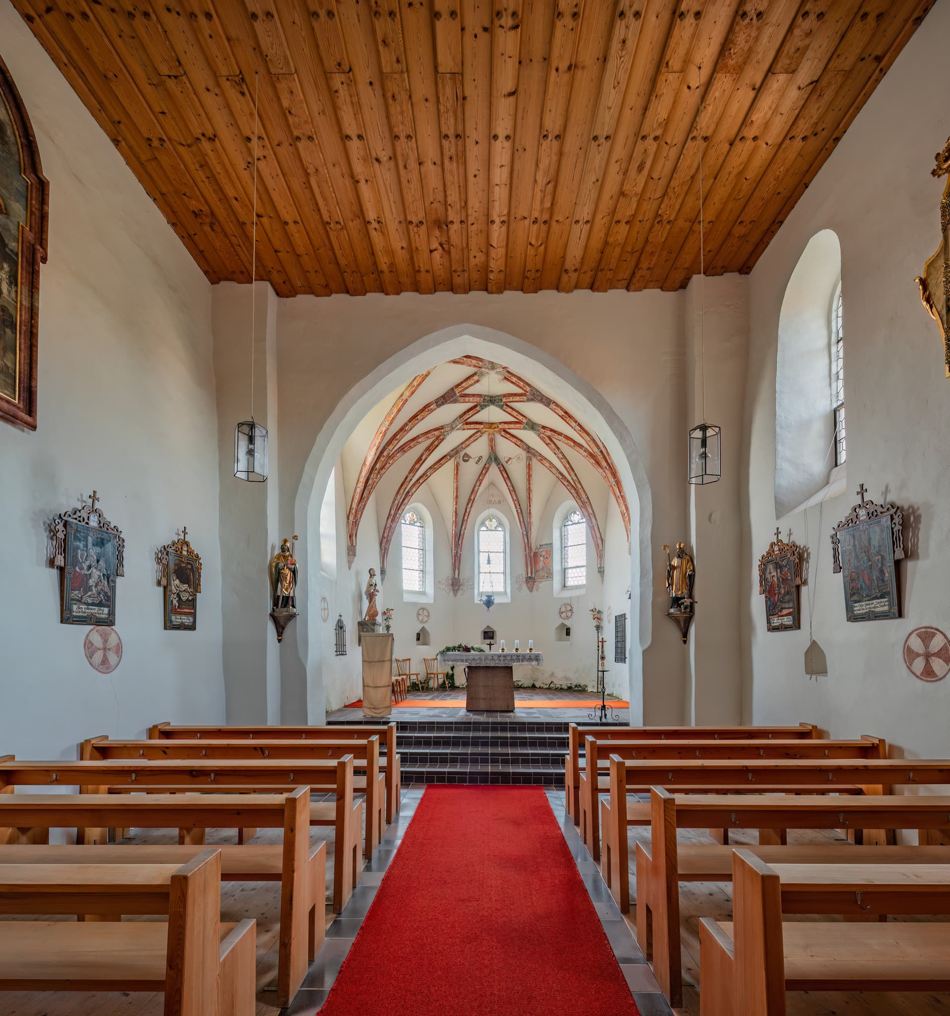 Filialkirche St. Stephan, Haarbach, Bad Griesbach - Entdecken Sie die Filialkirche St. Stephan in Haarbach, Niederbayern, Bayern, Deutschland. Besuchen Sie diese beeindruckende Kirche.