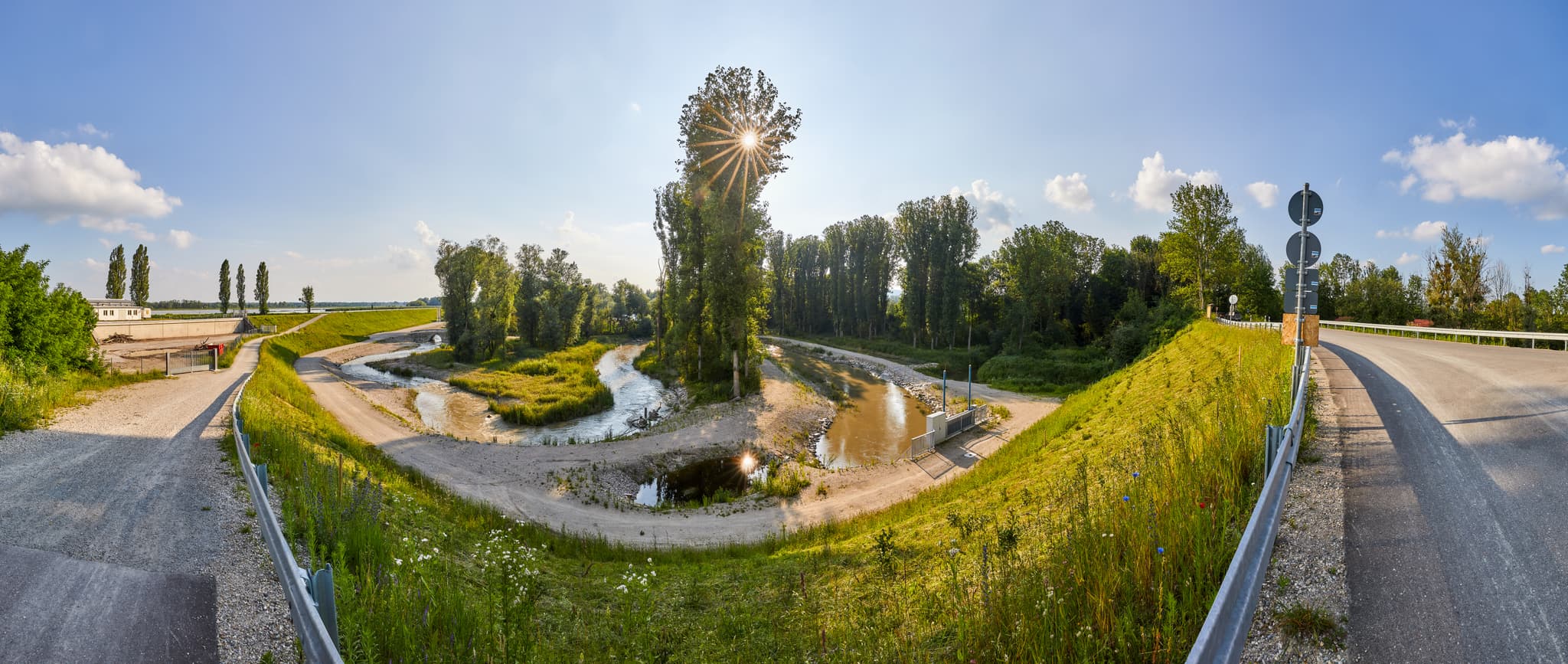 Fischtreppe, Europareservat Unterer Inn, Ering,  Rottal-Inn - Das Bild zeigt die Fischtreppe am Unteren Inn im Europareservat, Gemeinde Ering, Landkreis Rottal-Inn, Niederbayern, Region Inn-Salzach, Deutschland.