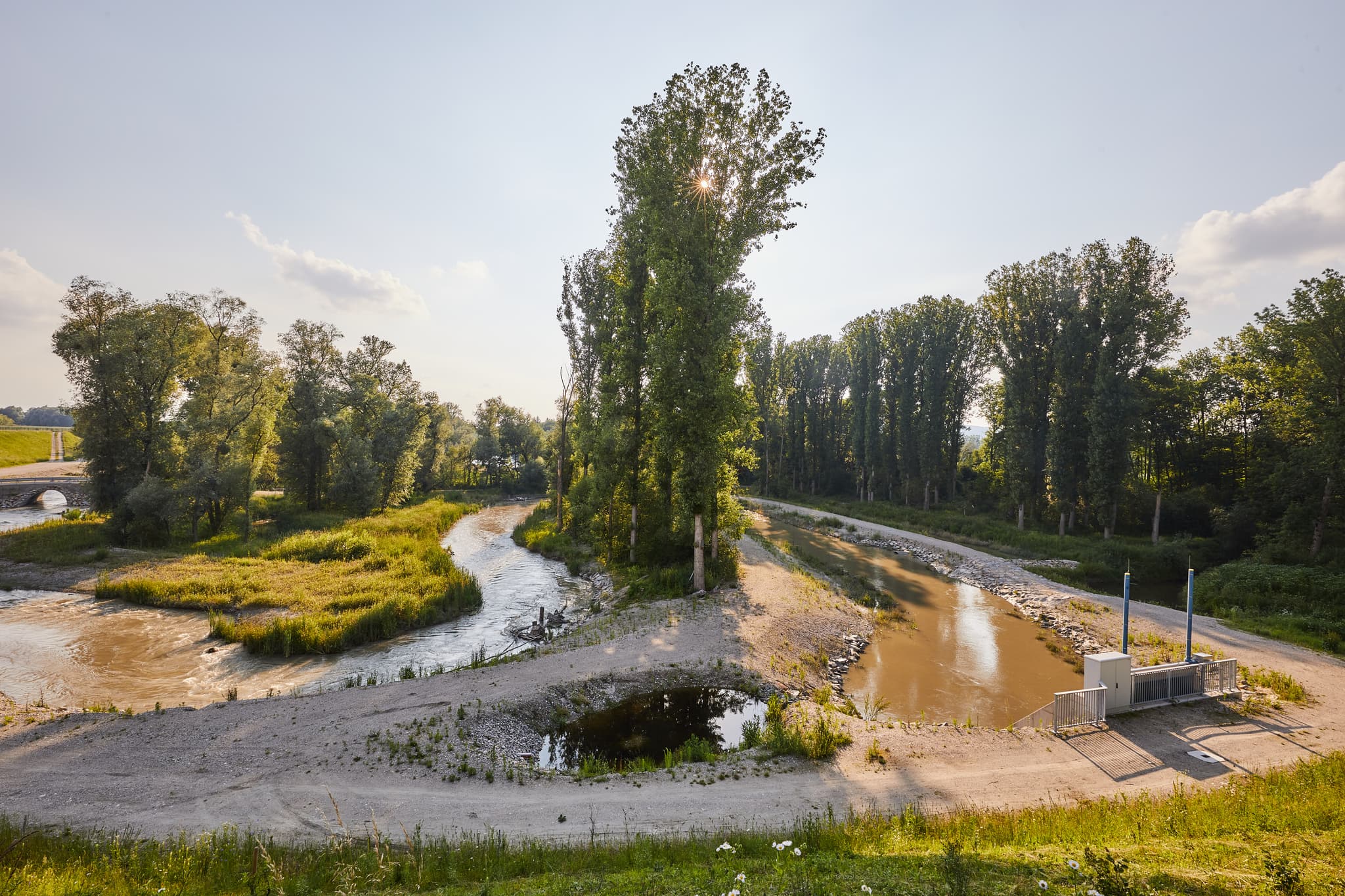 Fischtreppe, Europareservat Unterer Inn, Ering,  Rottal-Inn - Das Bild zeigt die Fischtreppe am Unteren Inn im Europareservat, Gemeinde Ering, Landkreis Rottal-Inn, Niederbayern, Region Inn-Salzach, Deutschland.