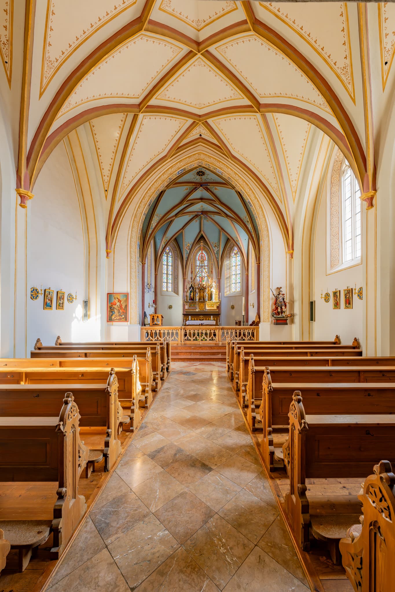 Friedhofskirche St. Michael, Bad Griesbach, Passau - Stadt Bad Griesbach mit Friedhofskirche St. Michael. Kirche, Friedhof und die umliegende Landschaft, Passau, Niederbayern, Bayern, Deutschland.