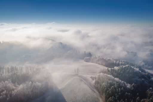 Frost am Wegkreuz bei Unterfriesing, Altötting, Oberbayern