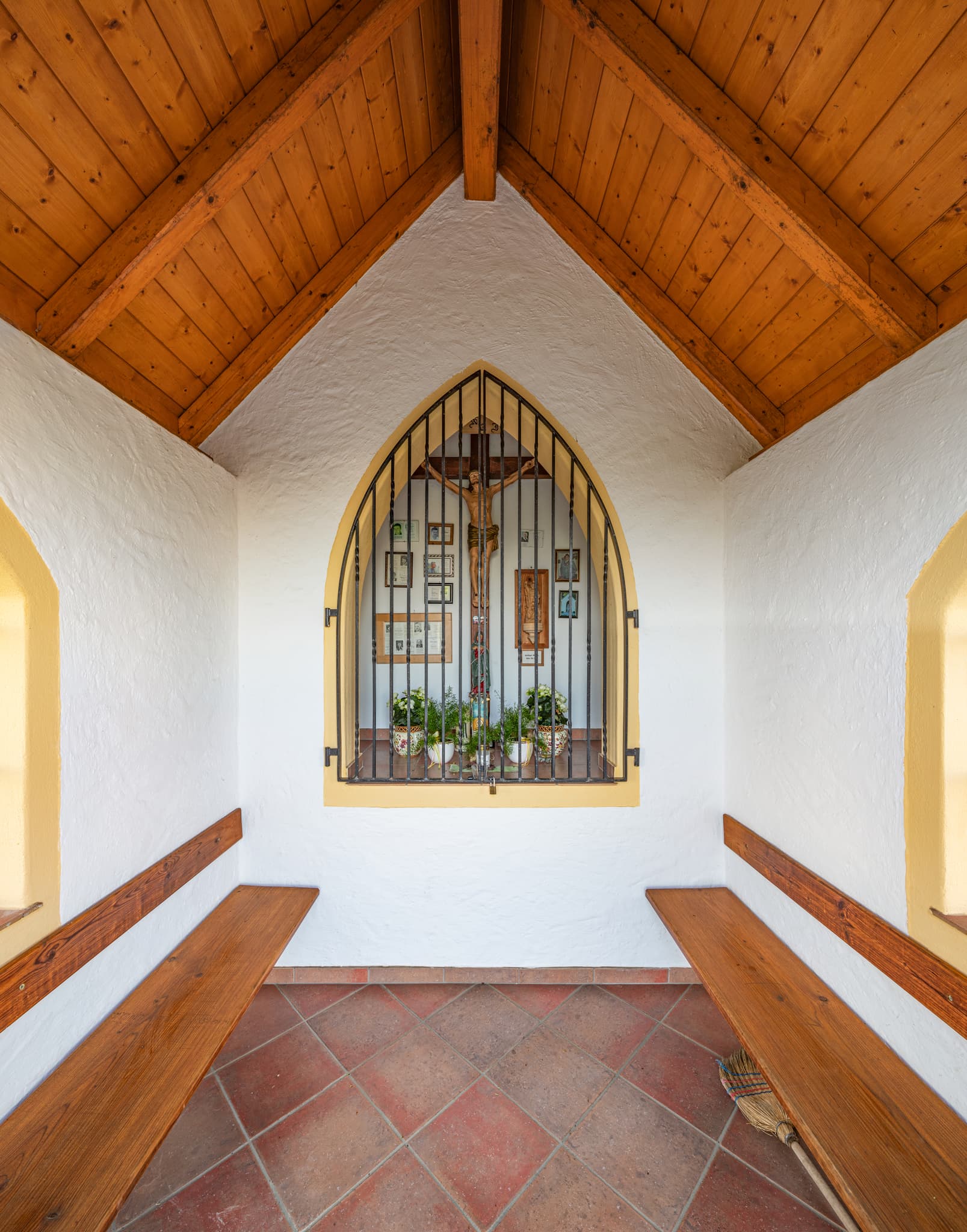 Georg Gaßlbauer Kapelle, Strass, Mühldorf am Inn, Oberbayern - Georg Gaßlbauer Kapelle, Strass Niedertaufkirchen, Mühldorf am Inn, Oberbayern. Kapelle an der Abzweigung Nonnberg-Massing, Pleiskirchen, Neumarkt St. Veit.