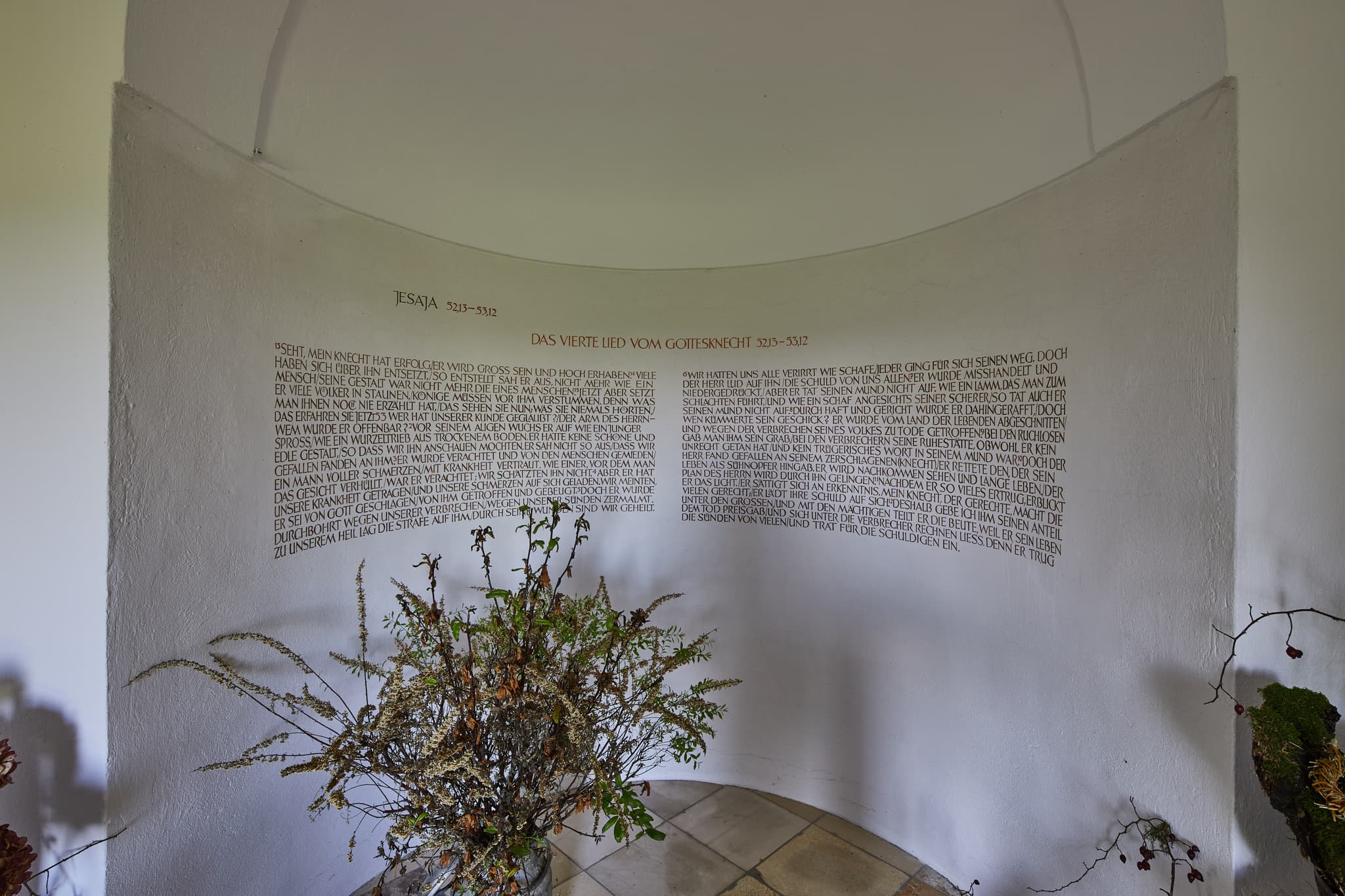 Golfplatz Kapelle, Pleiskirchen, Altötting - Waldkapelle am Golfplatz in Pleiskirchen, Landkreis Altötting, Oberbayern, Inn-Salzach, Bayern, Deutschland. Idyllisch gelegene Kapelle am Grün.