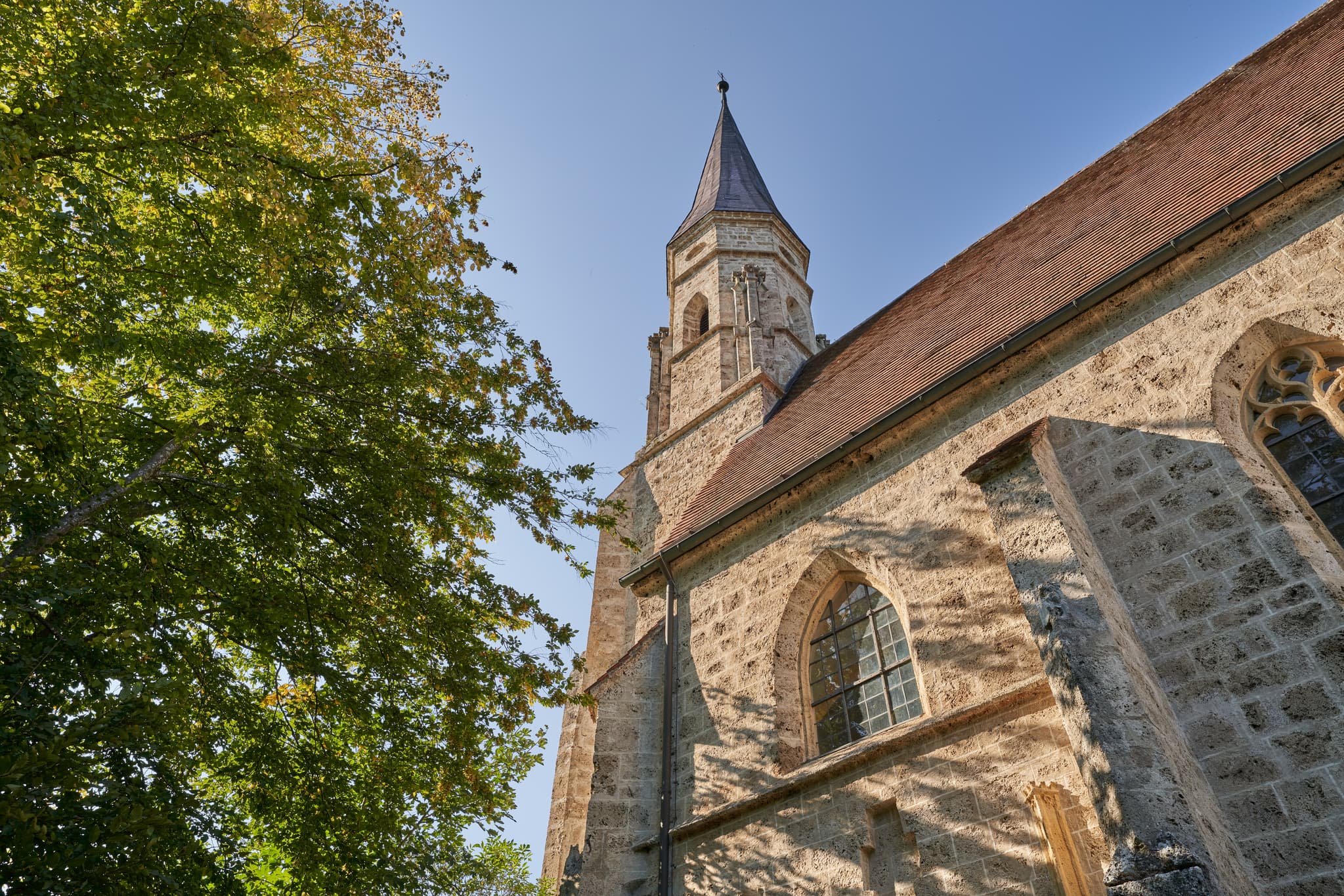 Heilig Kreuz Leprosen Kapelle, Burghausen, Oberbayern - Außenansicht der Wallfahrtskirche Marienberg Außen bei Burghausen, lndkreis Altötting, Oberbayern, Deutschland, Region Inn-Salzach