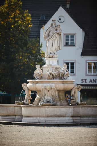 Historischer Kapellplatz Brunnen, Altötting, Oberbayern