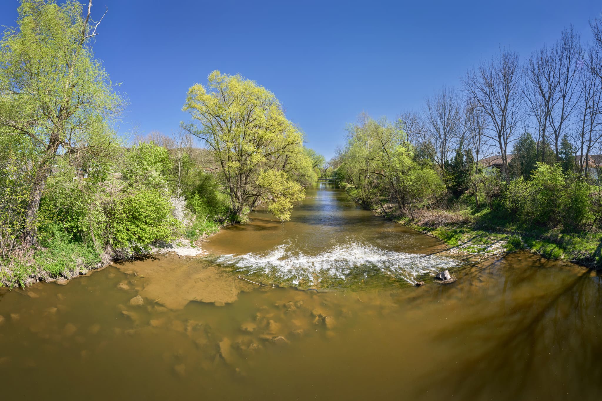 Isen Panorama Erharting, Mühldorf am Inn, Oberbayern - Entdecken Sie das Isen Panorama bei Erharting im Landkreis Mühldorf am Inn. Eine malerische Landschaft in Oberbayern, Region Inn-Salzach, Deutschland.