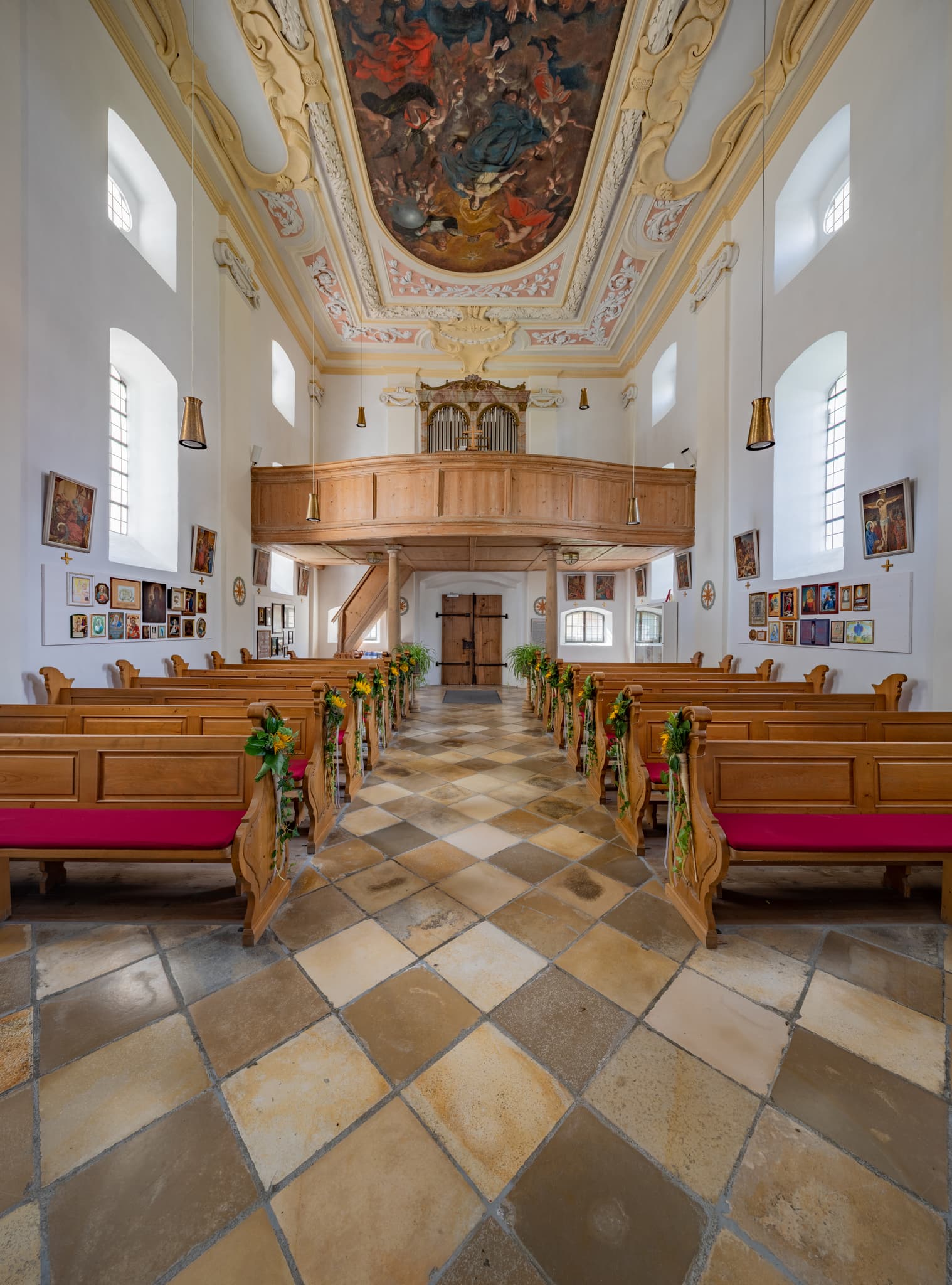 Kirche Maria, Innenraum, Heimsuchung, Langwinkl, Rottal-Inn - Kirche Maria Heimsuchung in Langwinkl, Gemeinde Bayerbach, Landkreis Rottal-Inn, Niederbayern, Holzland, Bäderdrieck. Kirche mit angrenzendem Vorplatz.