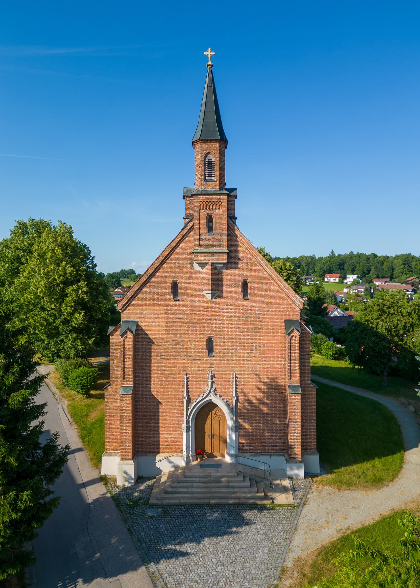 Kirche Maria Schutz der Christen, Kronberg, Bad Griesbach - Backsteinkirche Maria Schutzder Christen in Kronberg, Bad Griesbach, Passau, Niederbayern, Deutschland. Kronberger Kirche