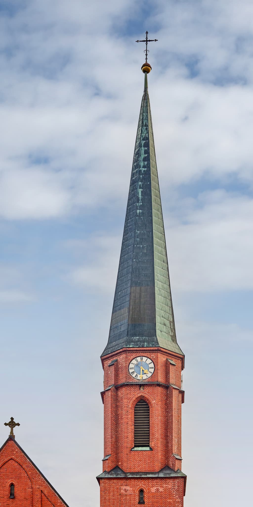 Kirche St. Stephanus, Schönau, Rottal-Inn, Niederbayern - Der markante Kirchturm der Kirche St. Stephanus am Hörniweg in Schönau, Landkreis Rottal-Inn, Niederbayern, Deutschland. Ein typisches Bauwerk im Holzland.