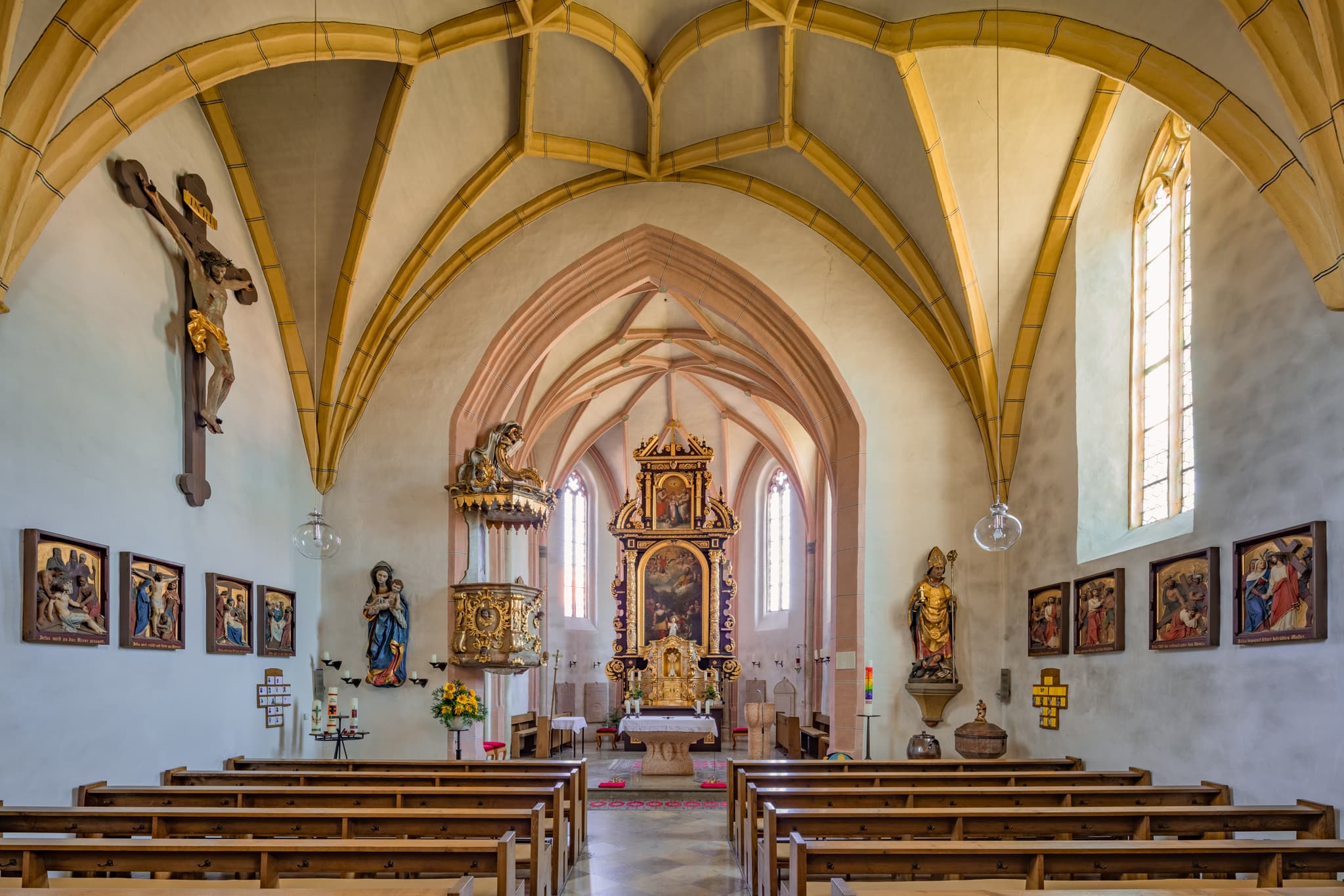 Kirche St. Valentin Reutern, Bad Griesbach, Landkreis Passau - Erkunden Sie die Pfarrkirche St. Valentin in Reutern, einem Ortsteil von Bad Griesbach im Landkreis Passau, Niederbayern, Deutschland, bekannt im Bäderdreieck.