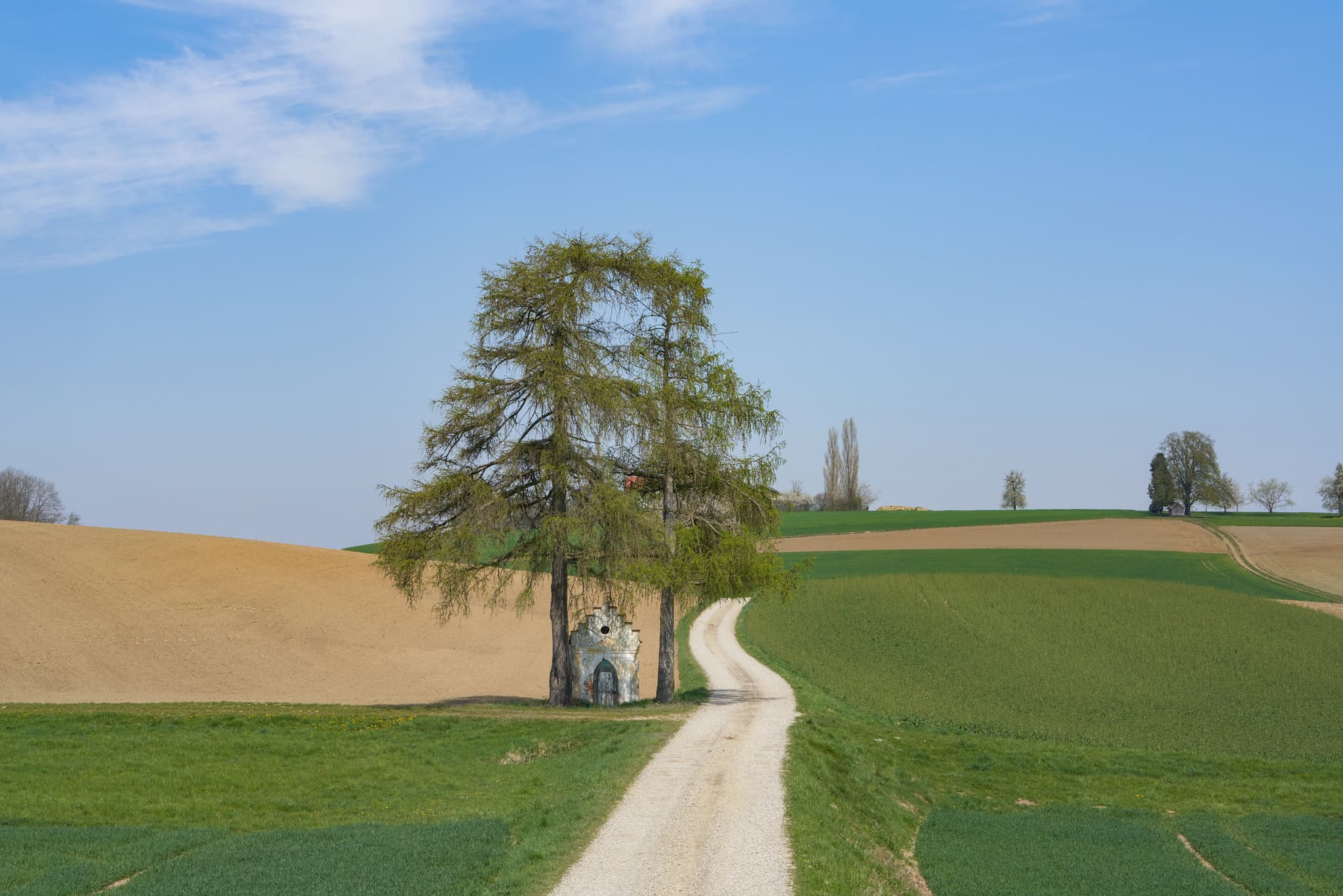 Kirchisen Kainrading Bildstock bei Mettenheim, Oberbayern - Der Kirchisen Kainrading Bildstock in Mettenheim, Landkreis Mühldorf am Inn, Oberbayern, Region Inn-Salzach. Ein besonderes Kulturdenkmal in Deutschland.