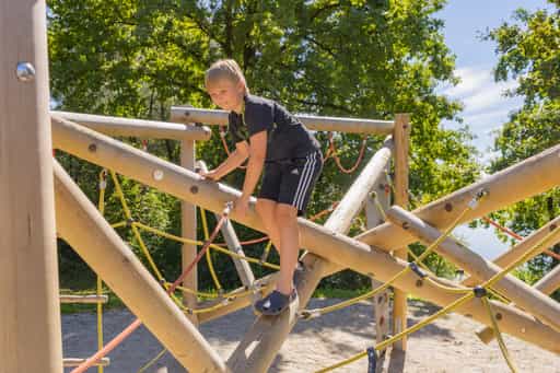 Klettergerüst am Waldsee Lago, Rottal-Inn, Niederbayern