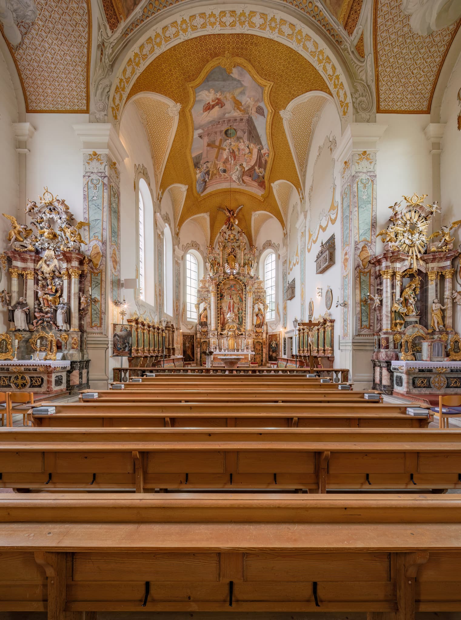 Klosterkirche Bad Griesbach, Passau, Niederbayern, Rottal - Die St. Salvator Klosterkirche Heilige Dreifaltigkeit in Bad Griesbach, Landkreis Passau, Niederbayern, Deutschland, prägt das Rottal mit ihrer Barockpracht.