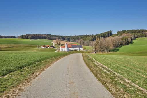 Landschaft mit Kirche, Birnbach, Altötting, Oberbayern