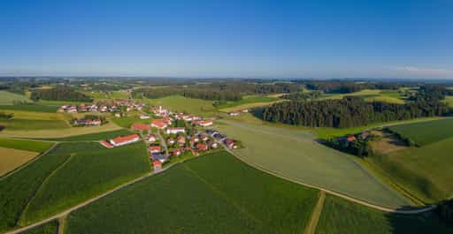 Luftbild im Juni 2022, Erlbach, Altötting, Oberbayern