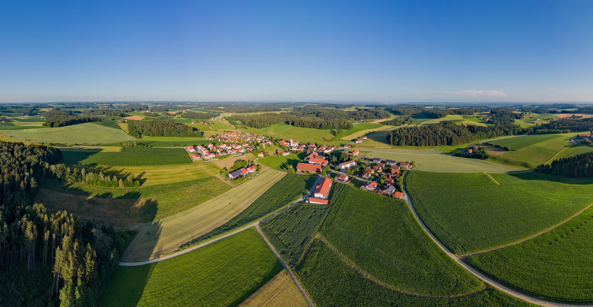 Luftbild Juni 2022 Erlbach, AÖ, Oberbayern, Inn-Salzach