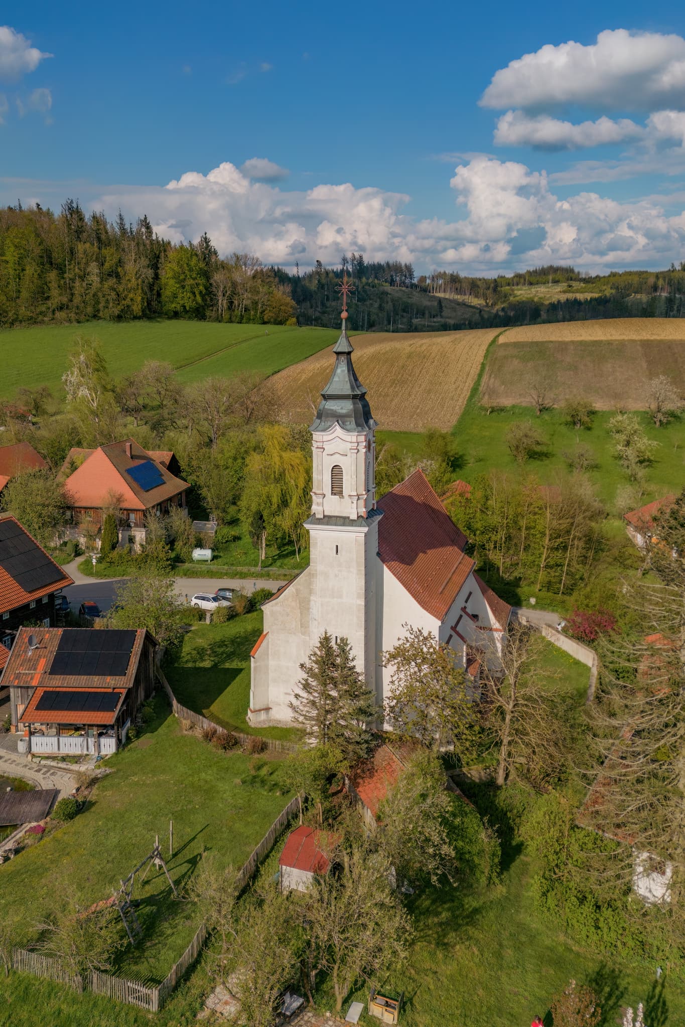 Luftbild St. Wolfgang, Bad Griesbach, Passau, Niederbayern - Die Wallfahrtskirche St. Wolfgang in Bad Griesbach im Landkreis Passau, Niederbayern. Ein beeindruckendes Luftbild aus der Bäderdreieck Region in Deutschland.