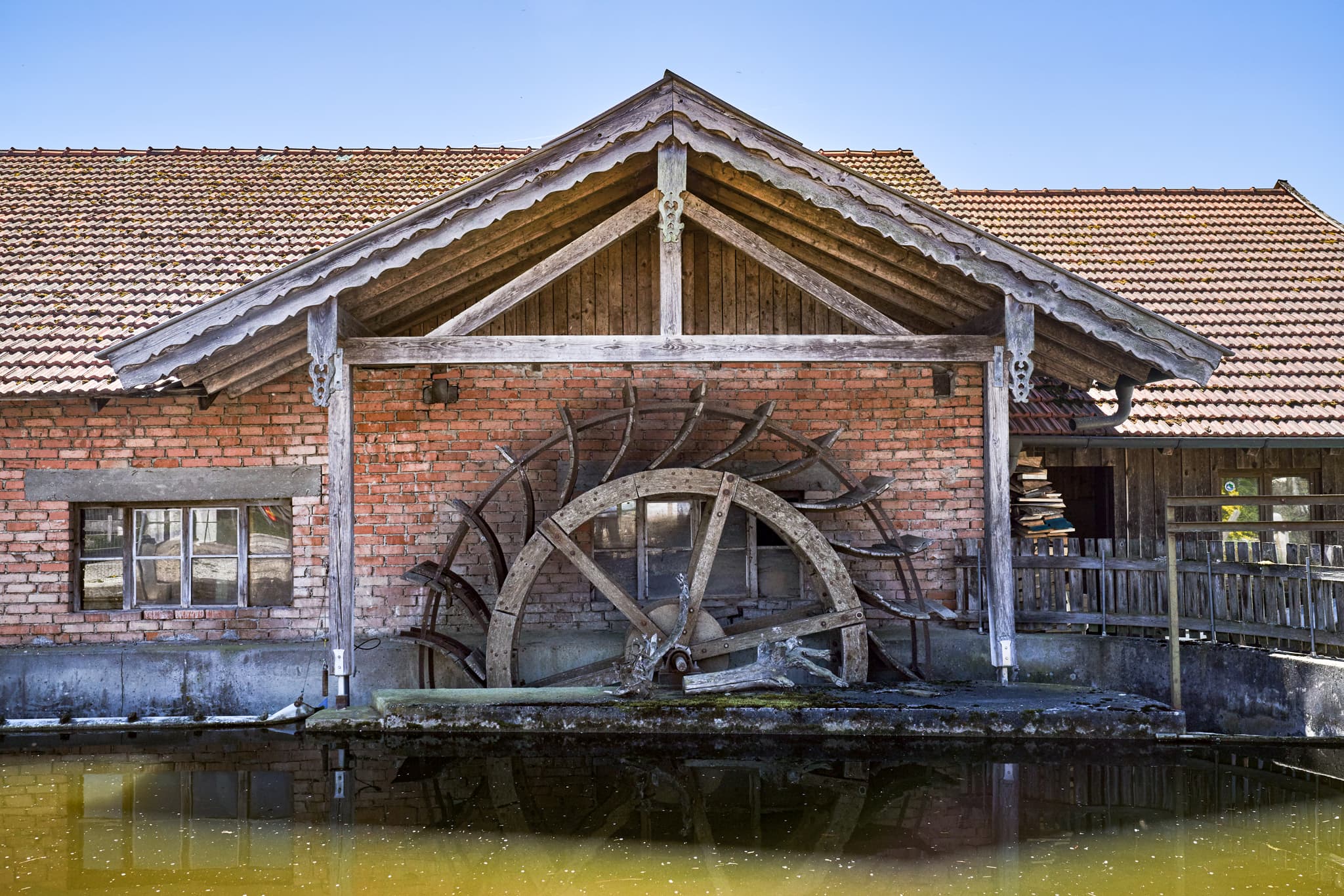 Maumühle, Erharting, Mühldorf am Inn, Oberbayern - Historische Maumühle in Erharting im Landkreis Mühldorf am Inn, Oberbayern. Eine beeindruckende Wassermühle im Herzen der malerischen Inn-Salzach Region.