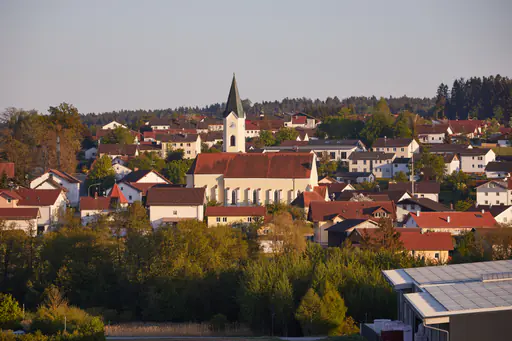 Mitterskirchen mit Kirche, Teleaufnahme an PAN46, Rottal-inn