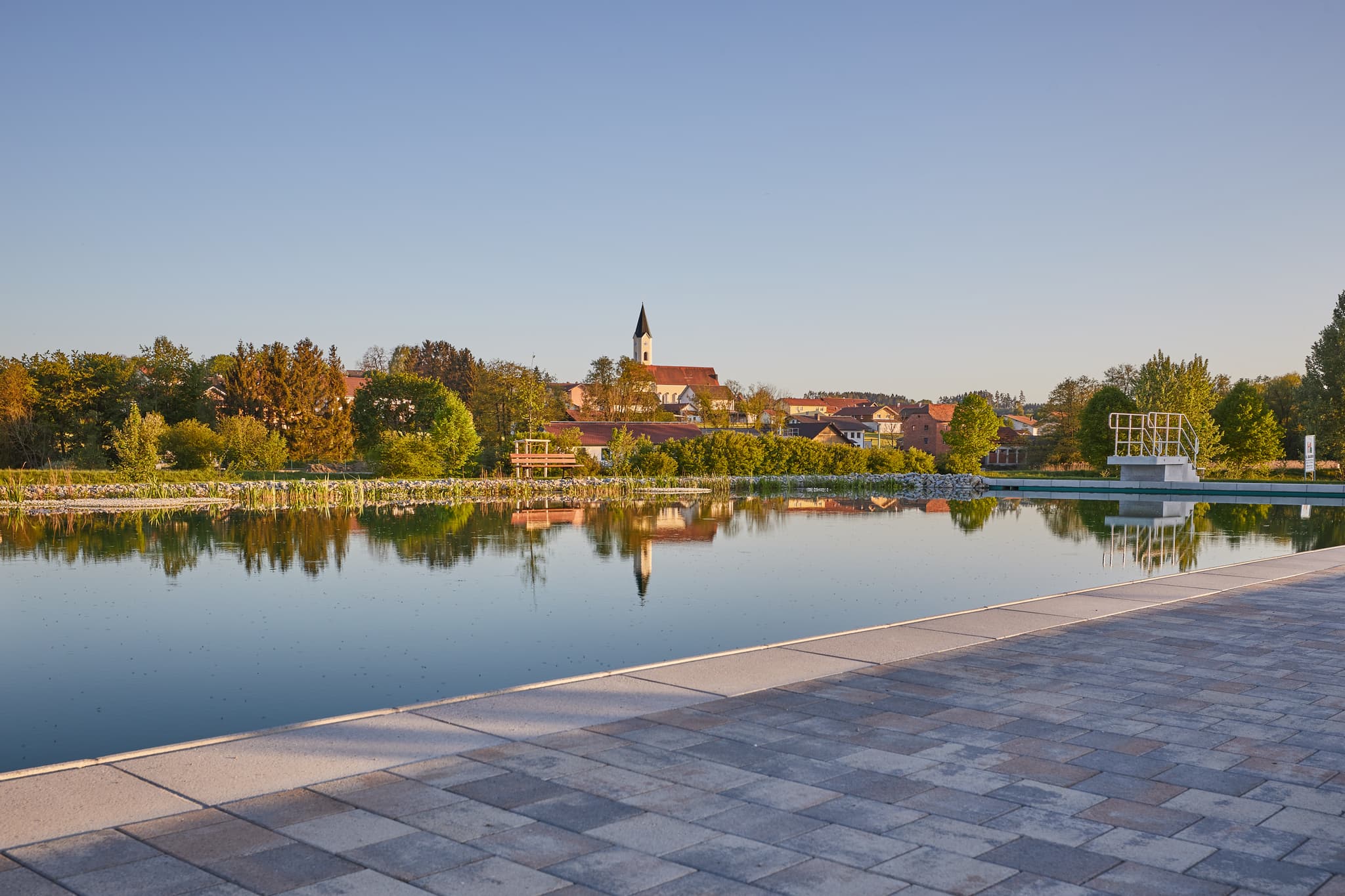 Naturbad mit Spiegelung, Mitterskirchen, Rottal-Inn