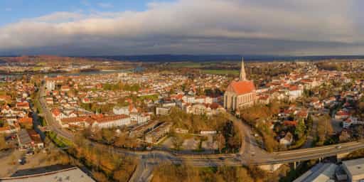 Neuötting: Pfarrkirche St. Nikolaus Stadtansicht, Altötting