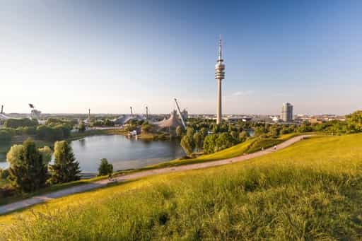 Olympiasee, Fernsehturm, BMW, Olympiaberg in München (Stadt)