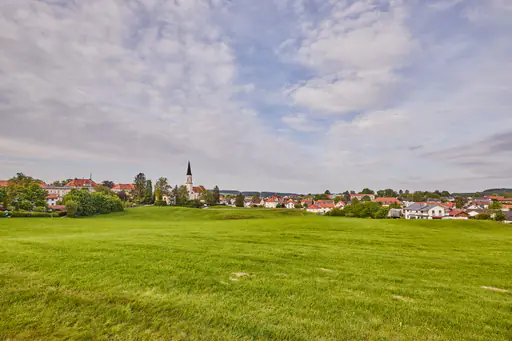 Ortsansicht mit Kirche, Haag, Mühldorf am Inn