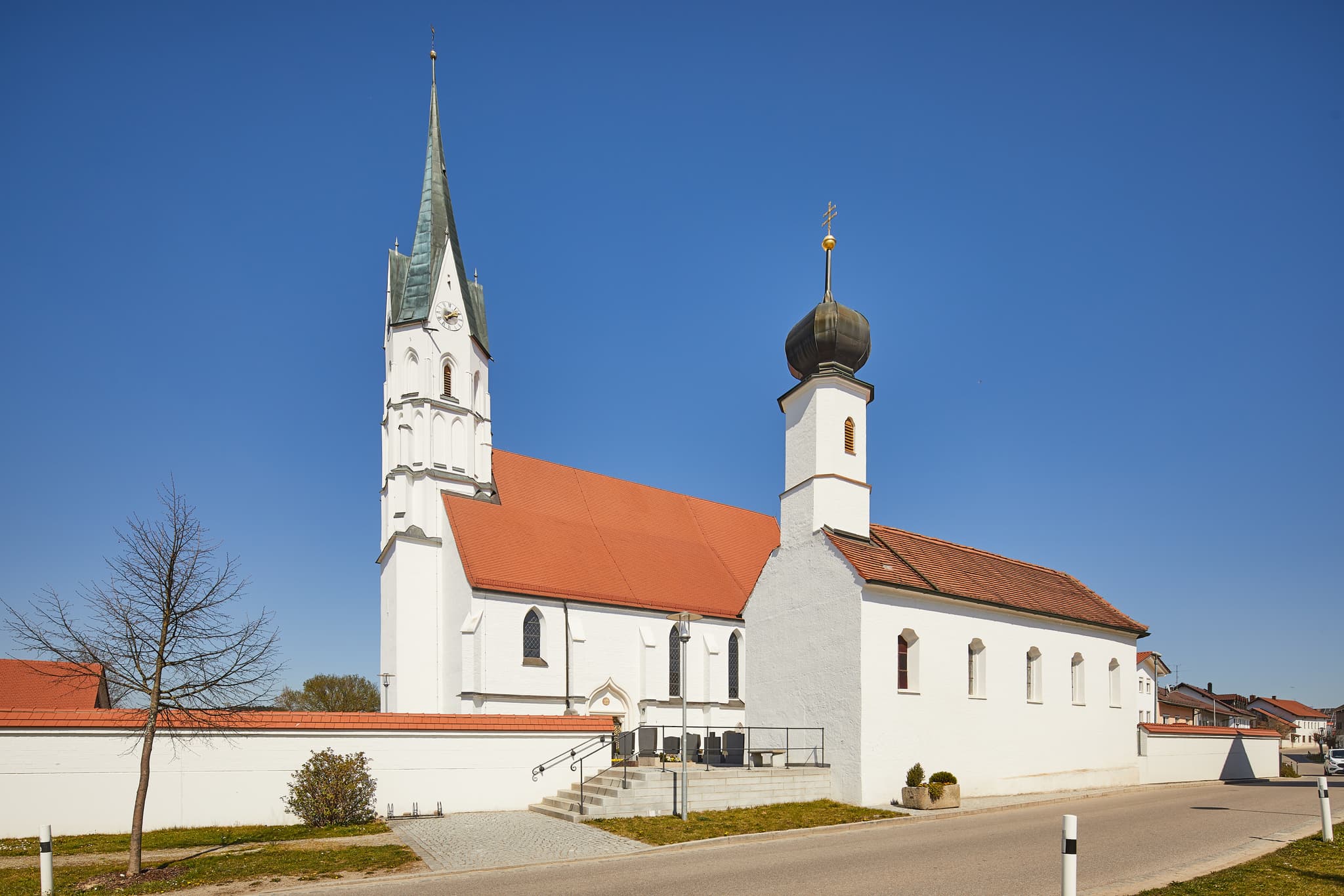 Pfarrkirche Mariä Heimsuchung, Unterdietfurt, Rottal-Inn - Kirche in Unterdietfurt, Landkreis Rottal-Inn, Niederbayern. Pfarrkirche Mariä Heimsuchung im Holzland, Deutschland.