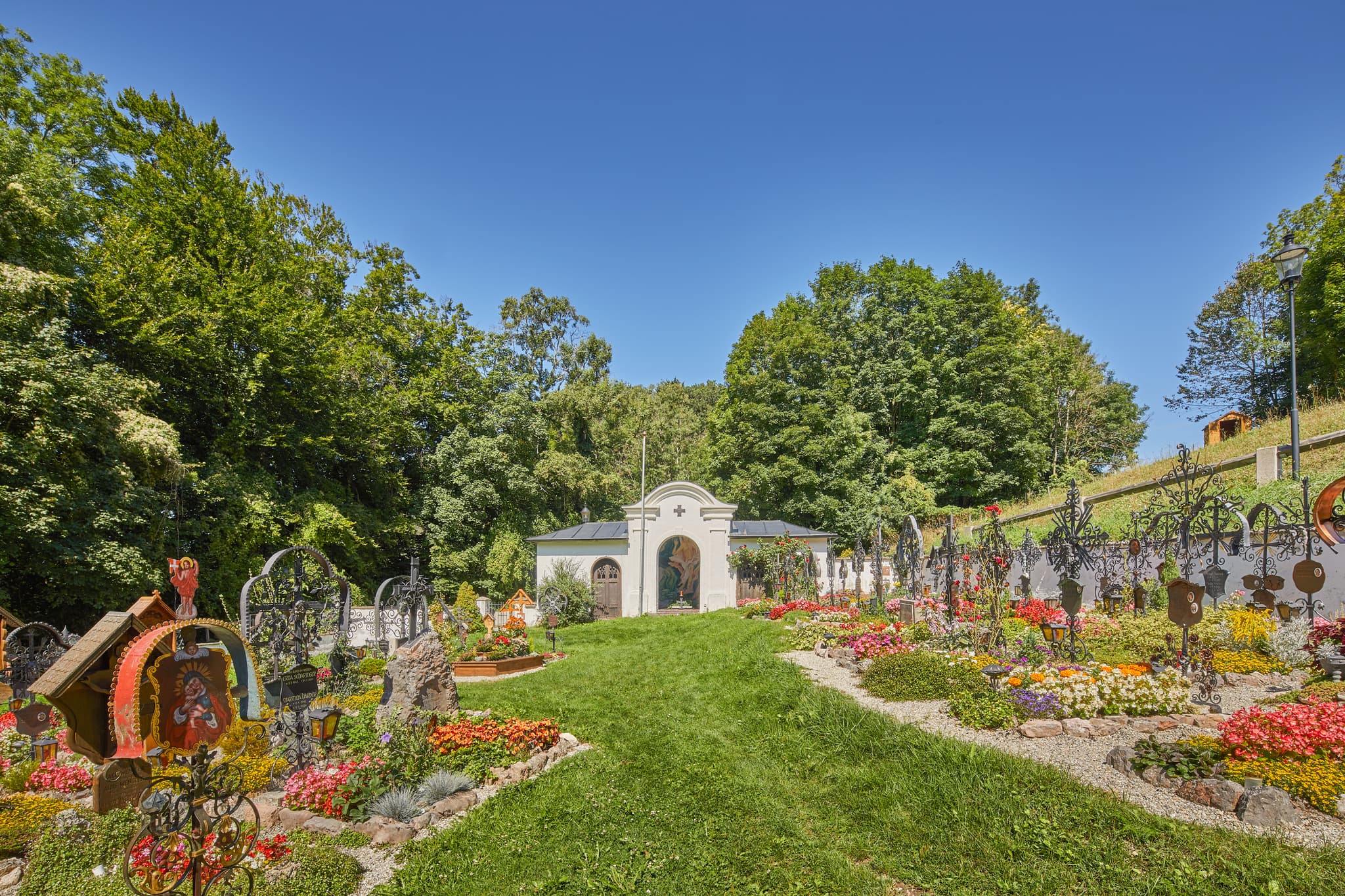 Pfarrkirche Radegundis Firedhof, St. Radegund, Braunau - Pfarrkirche Radegundis Firedhof in St. Radegund, einer Gemeinde im Landkreis Braunau am Inn, Oberösterreich, im Innviertel, Österreich.