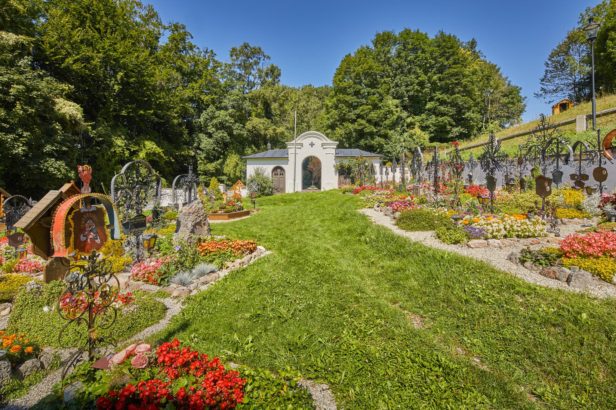 Pfarrkirche Radegundis Firedhof, St. Radegund, Braunau - Pfarrkirche Radegundis Firedhof in St. Radegund, einer Gemeinde im Landkreis Braunau am Inn, Oberösterreich, im Innviertel, Österreich.