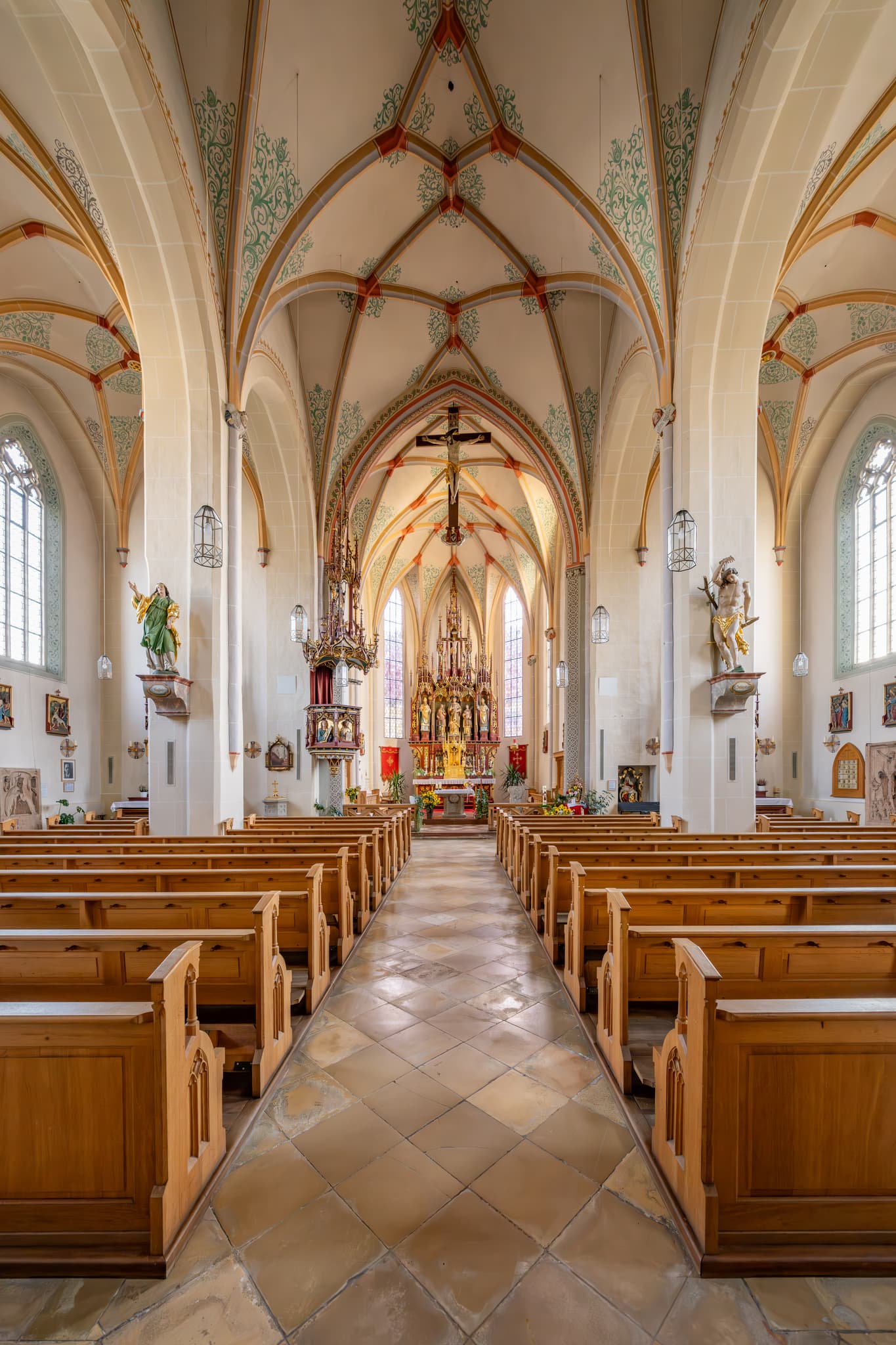 Pfarrkirche St. Stephanus, Triftern, Rottal-Inn - Innenansicht und Orgel der Pfarrkirche St. Stephanus in Triftern, Landkreis Rottal-Inn, Niederbayern, Holzland, Bäderdrieck, Bayern, Deutschland.
