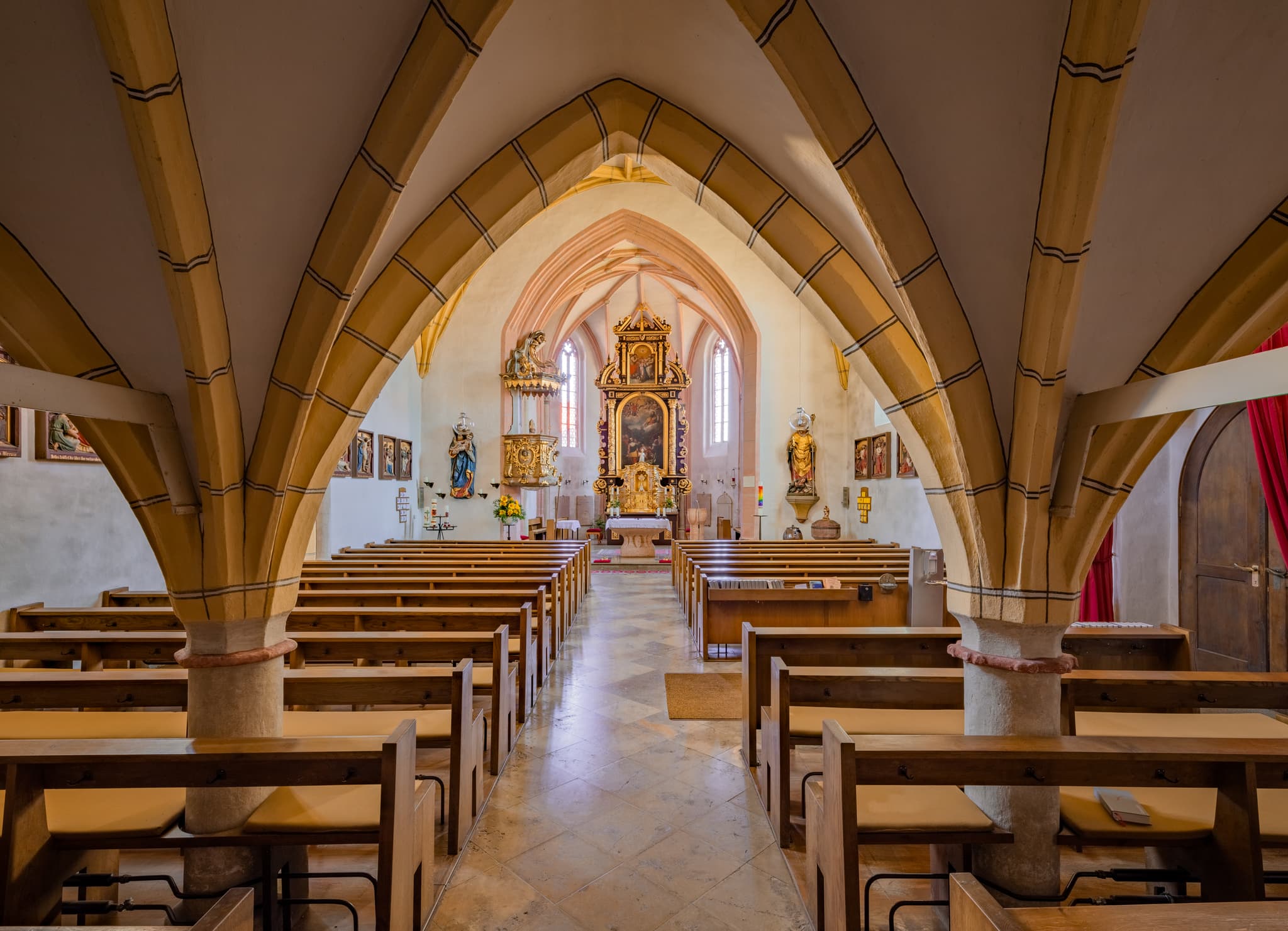 Pfarrkirche St. Valentin, Bad Griesbach, Niederbayern - Die Pfarrkirche St. Valentin in Reutern, Bad Griesbach im Landkreis Passau, Niederbayern, Deutschland. Ein historisches Juwel in der Region.