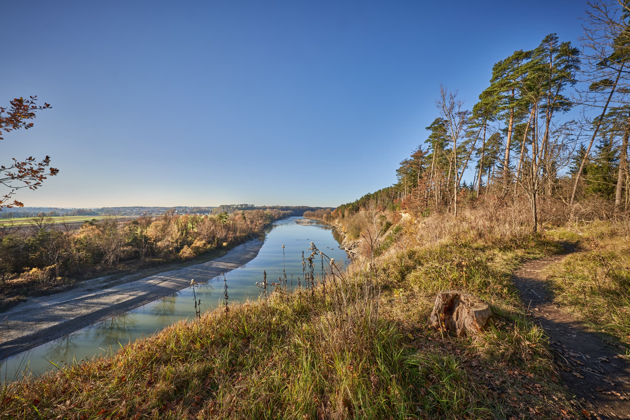Prallhang Inn Ebing, Polling, Mühldorf, Oberbayern - Malerischer Prallhang am Inn in Ebing, Ortsteil von Polling, Landkreis Mühldorf am Inn, Oberbayern, Region Inn-Salzach. Flusslandschaft in Deutschland.
