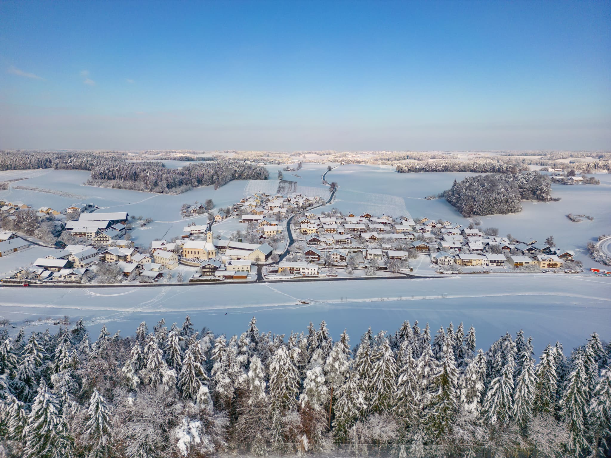 Luftaufnahme von Erlbach im Winter, Altötting, Oberbayern