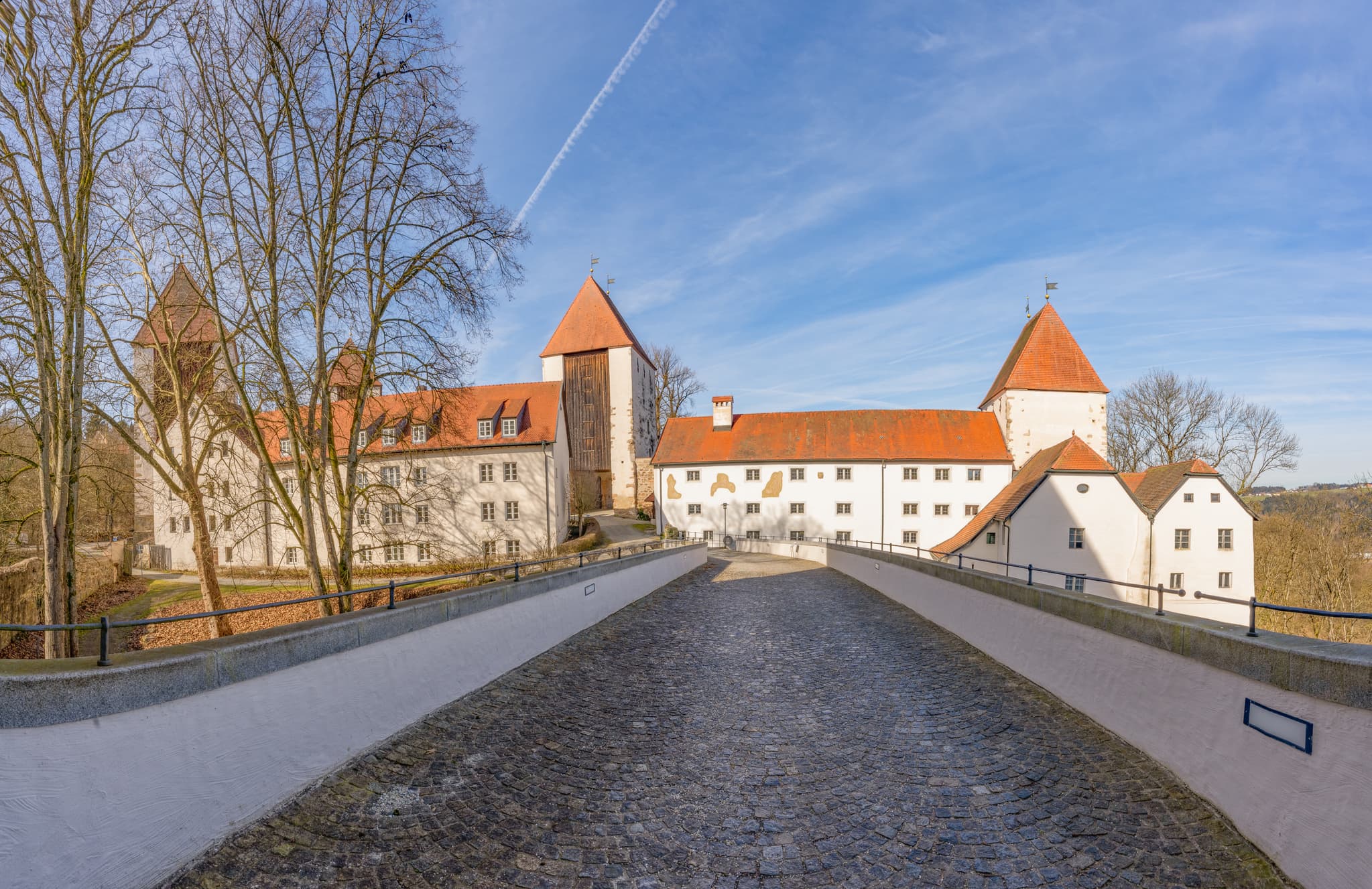 Schloss Neuburg, Neuburg am Inn, Passau, Niederbayern - Schloss Neuburg am Inn, historisches Bauwerk im Landkreis Passau, Niederbayern, Deutschland. Teil der Bayerische Golf- und Themenlandes.