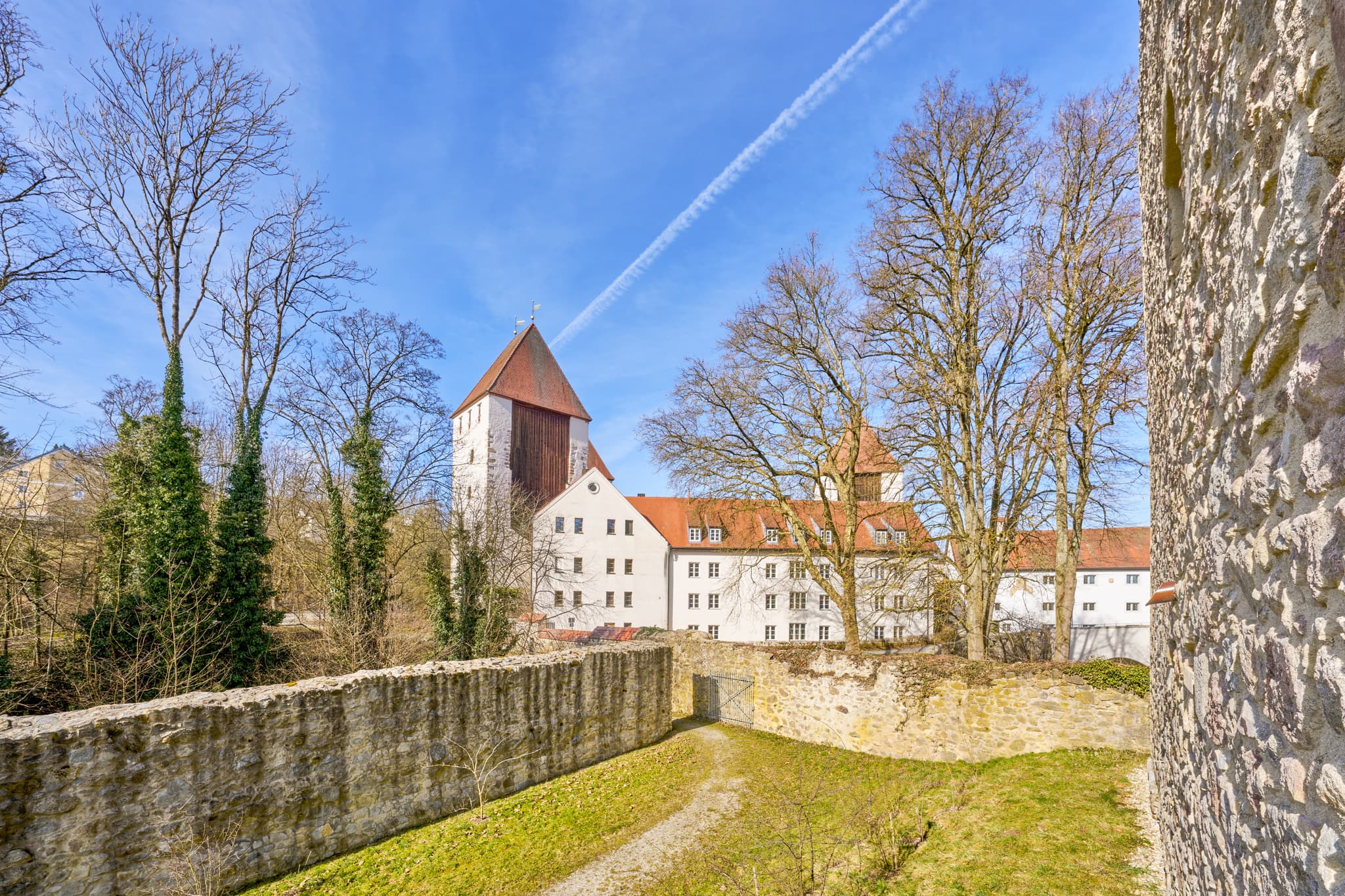 Schloss Neuburg, Neuburg am Inn, Passau, Niederbayern - Schloss Neuburg am Inn, historisches Bauwerk im Landkreis Passau, Niederbayern, Deutschland. Teil der Bayerische Golf- und Themenlandes.