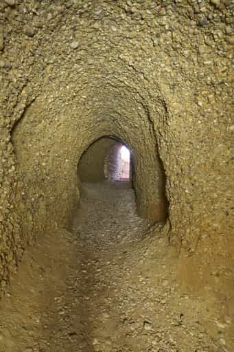 Schlossberg Burgstall, Licht am Eingang, Julbach, Rottal-Inn