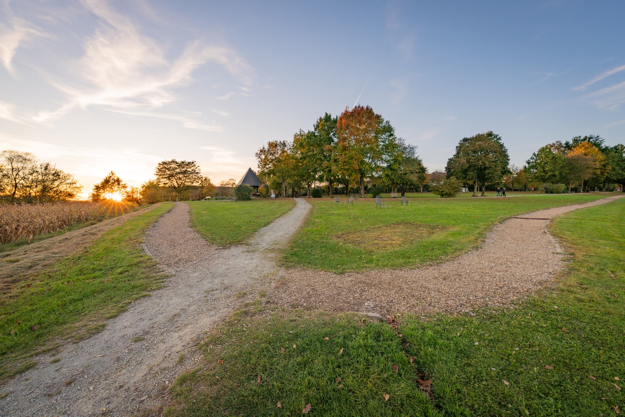 Sonnenuntergang Kurpark Bad Griesbach, Passau, Niederbayern - Sonnenuntergang im Kurpark Bad Griesbach, Landkreis Passau. Herbstliche Stimmung in der niederbayerischen Bäderregion Rottal. Genießen Sie die Natur.