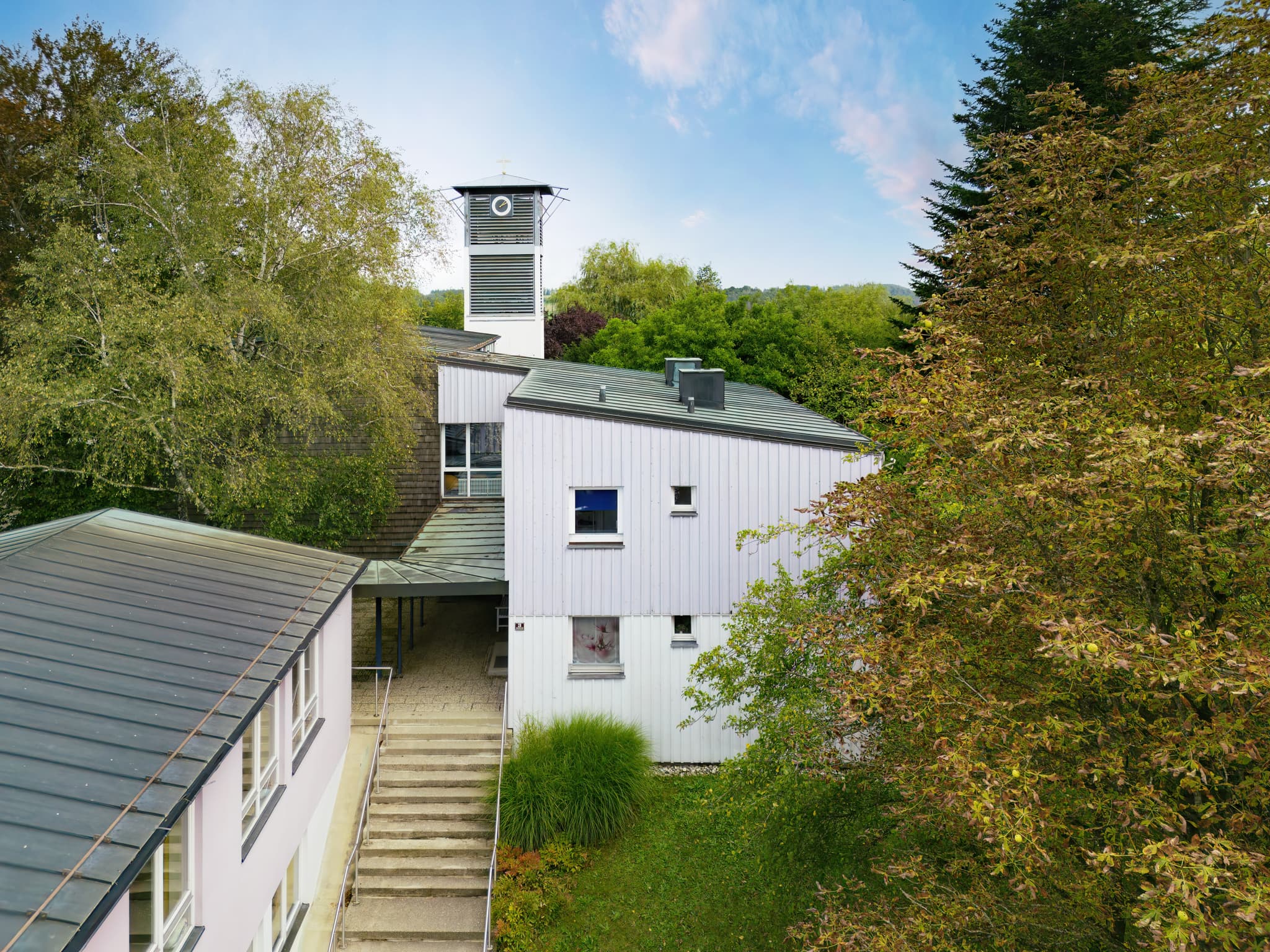 St. Johannes Kirche Bad Griesbach, Passau, Niederbayern - Entdecken Sie die Evangelisch-Lutherische Kirchengemeinde St. Johannes in Bad Griesbach im Rottal, Landkreis Passau, Niederbayern, Deutschland.