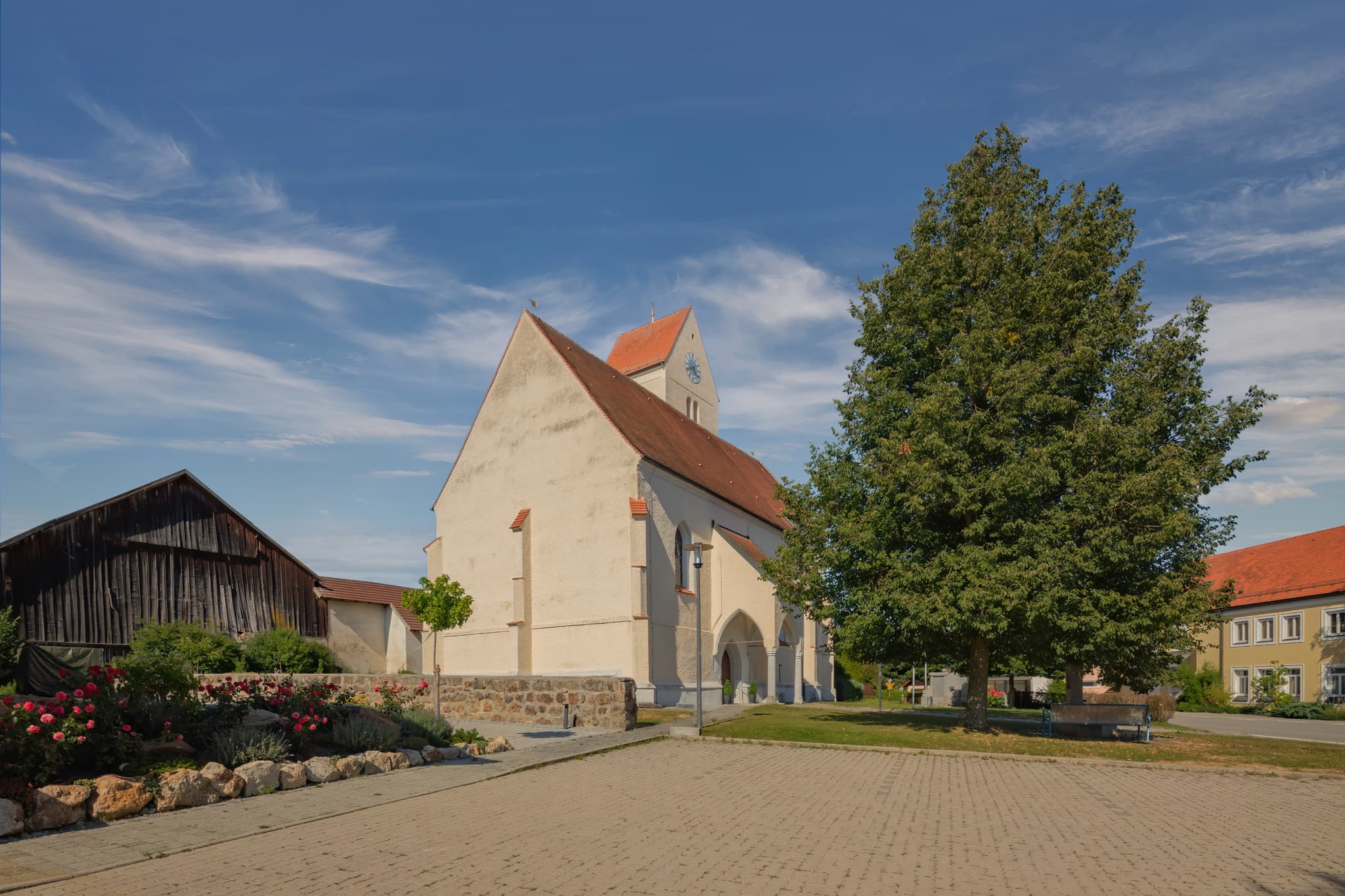 St. Valentin Reutern, Bad Griesbach, Passau, Bäderdreieck - Reutern Pfarrkirche St. Valentin in Bad Griesbach im Rottal, Landkreis Passau, Niederbayern. Entdecke die Region Bäderdreieck und ihre Sehenswürdigkeiten.